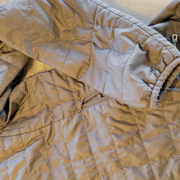 Women's Patagonia Nano Puff jacket, size M in gray - Picture 5 of 11